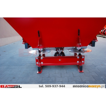 Rozsiewacz nawozów dwutarczowy TYTAN 400L 